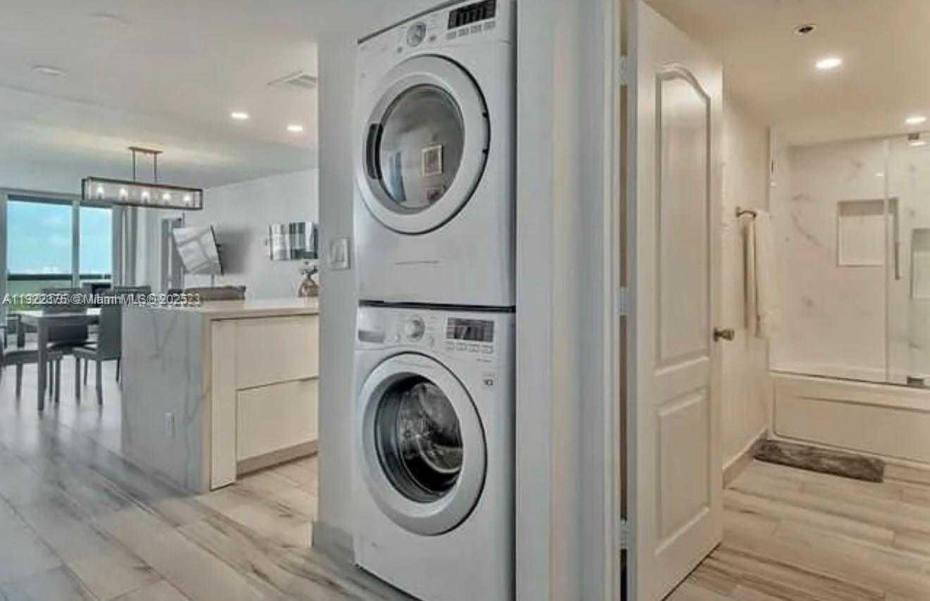 Small Image of 1717 NORTH BAYSHORE DR #A1448, Miami Number 16