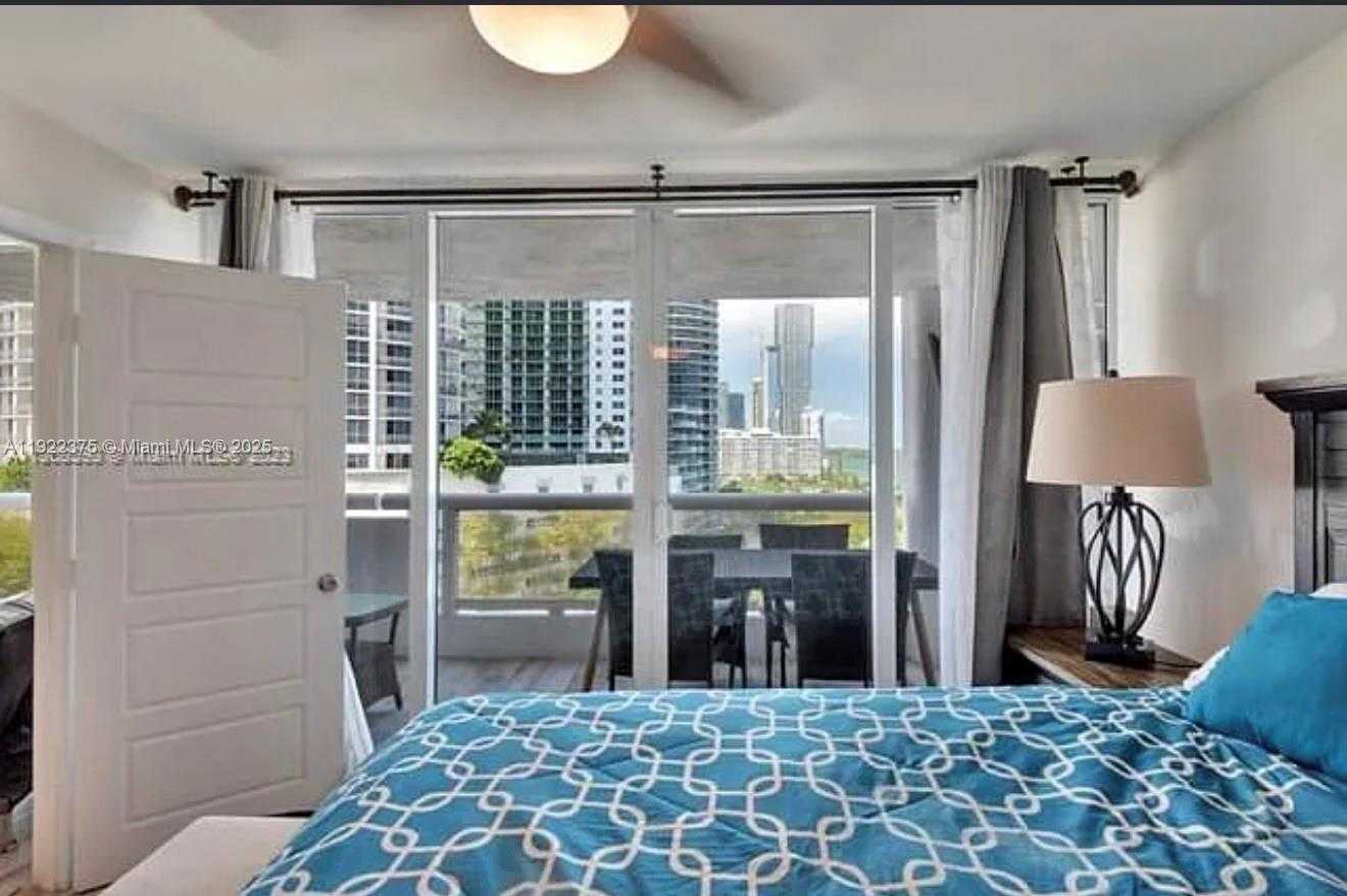 Small Image of 1717 NORTH BAYSHORE DR #A1448, Miami Number 28