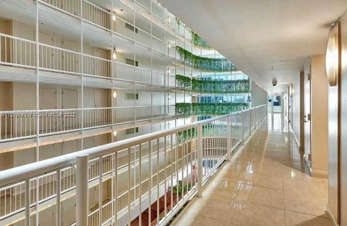 Small Image of 1717 NORTH BAYSHORE DR #A1448, Miami Number 29