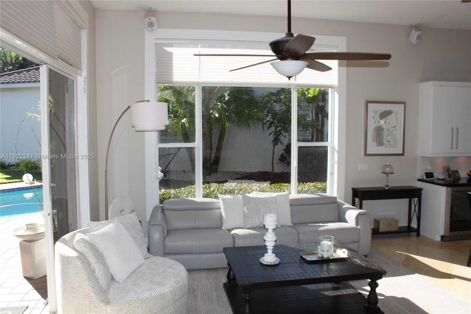 Small Image of 2524 BAY POINTE CT #2524, Weston Number 24