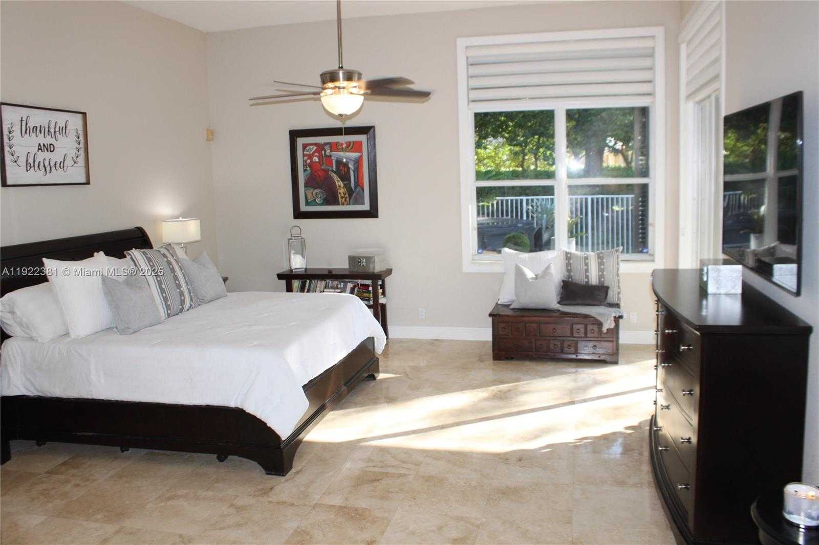 Small Image of 2524 BAY POINTE CT #2524, Weston Number 34