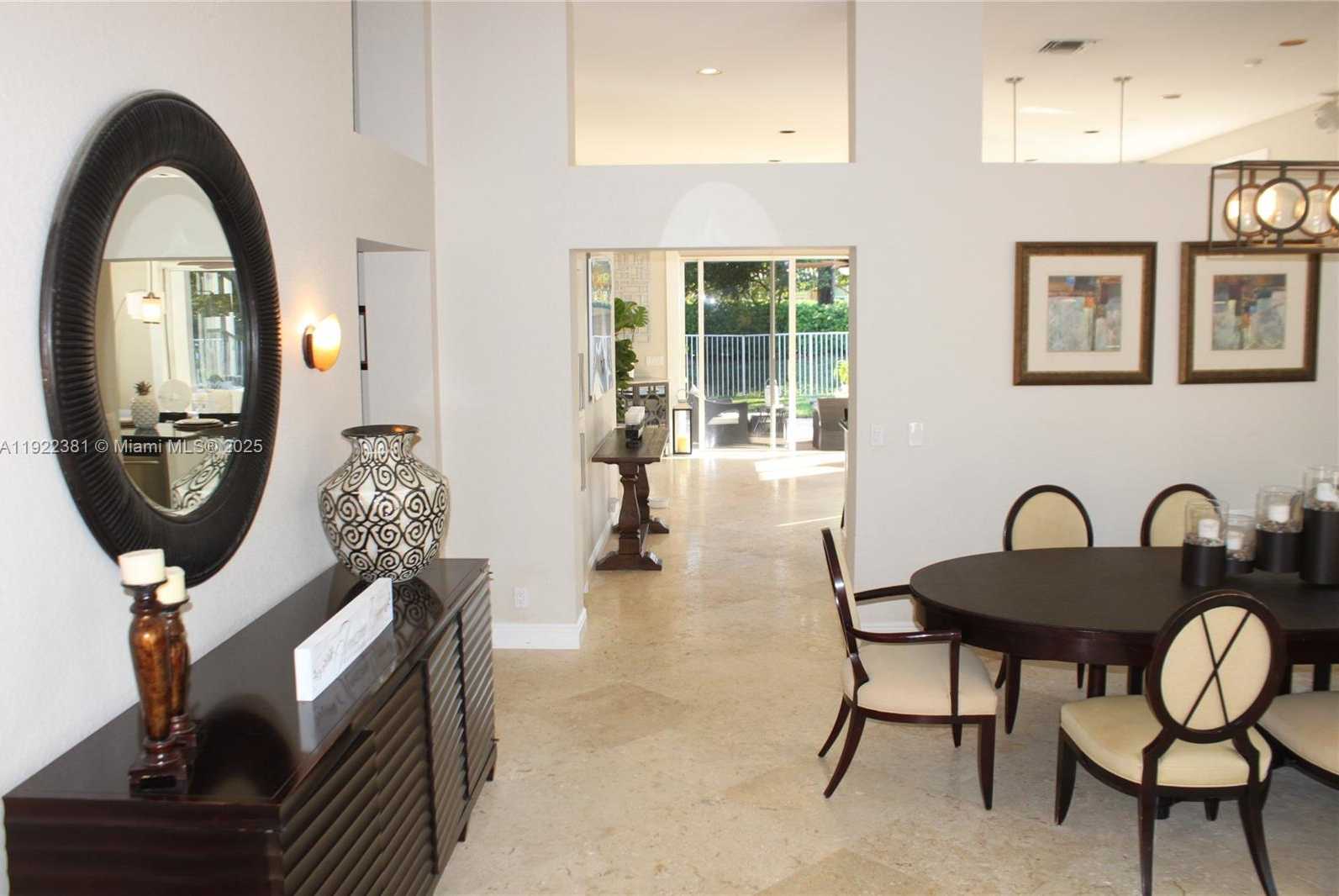 Small Image of 2524 BAY POINTE CT #2524, Weston Number 38
