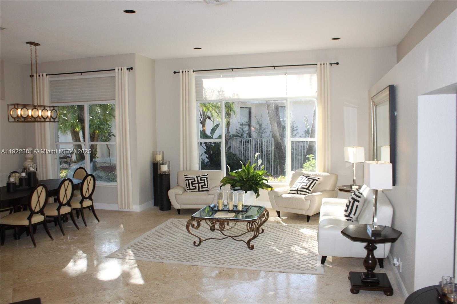 Small Image of 2524 BAY POINTE CT #2524, Weston Number 42