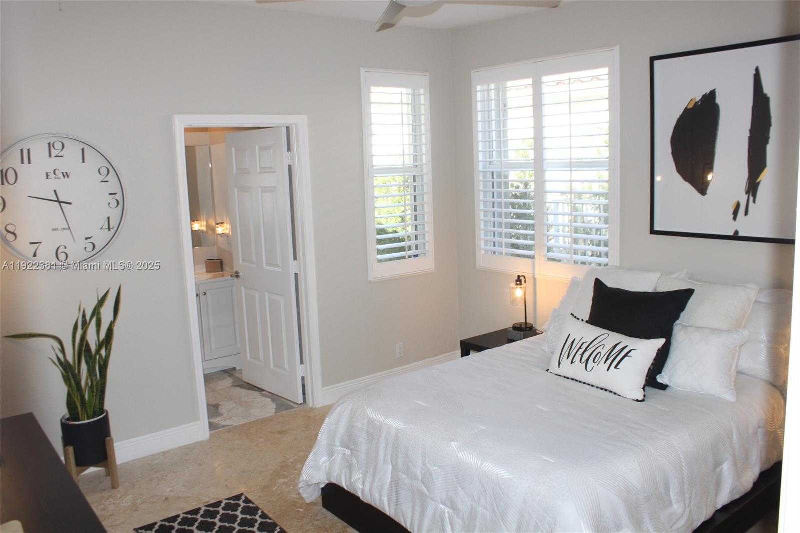 Small Image of 2524 BAY POINTE CT #2524, Weston Number 45