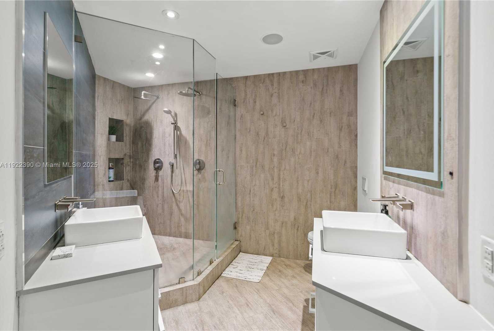 Small Image of 60 SOUTH WEST 13TH ST #4616, Miami Number 23