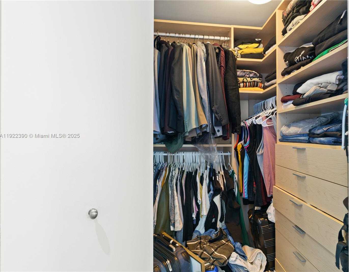 Small Image of 60 SOUTH WEST 13TH ST #4616, Miami Number 24