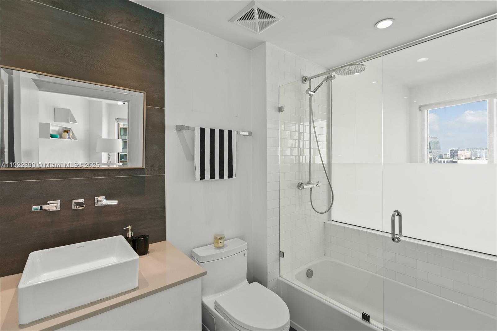 Small Image of 60 SOUTH WEST 13TH ST #4616, Miami Number 31