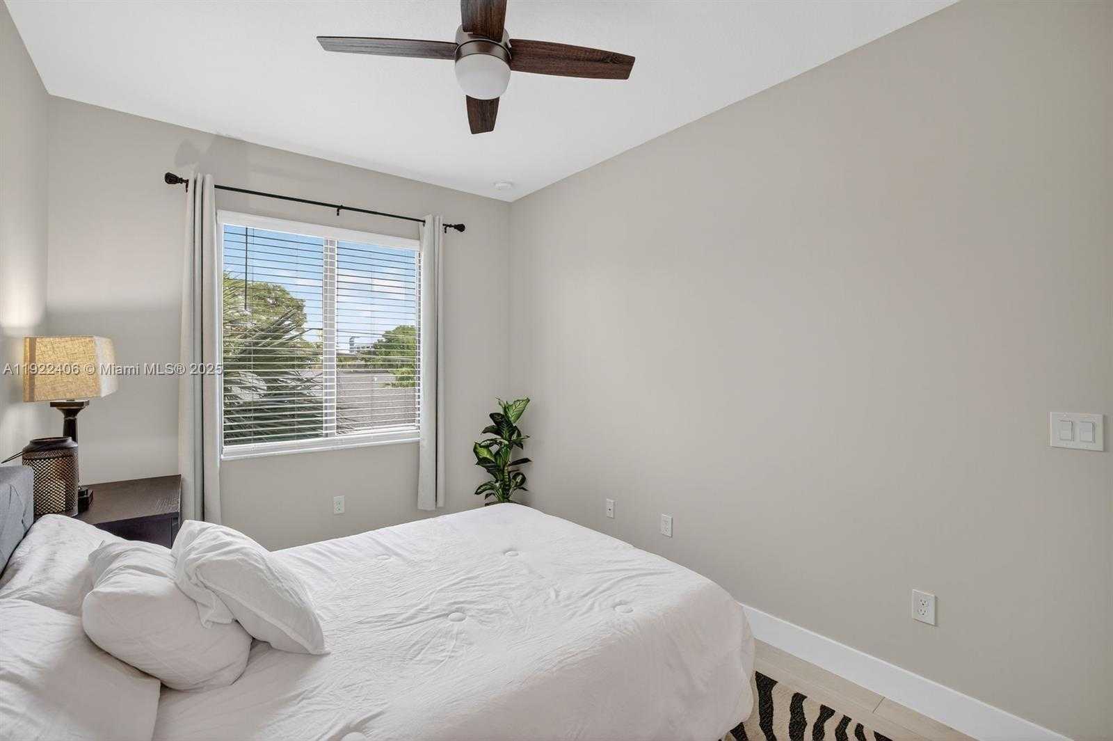 Small Image of 1402 SOUTH WEST 4TH AVE, Fort Lauderdale Number 22