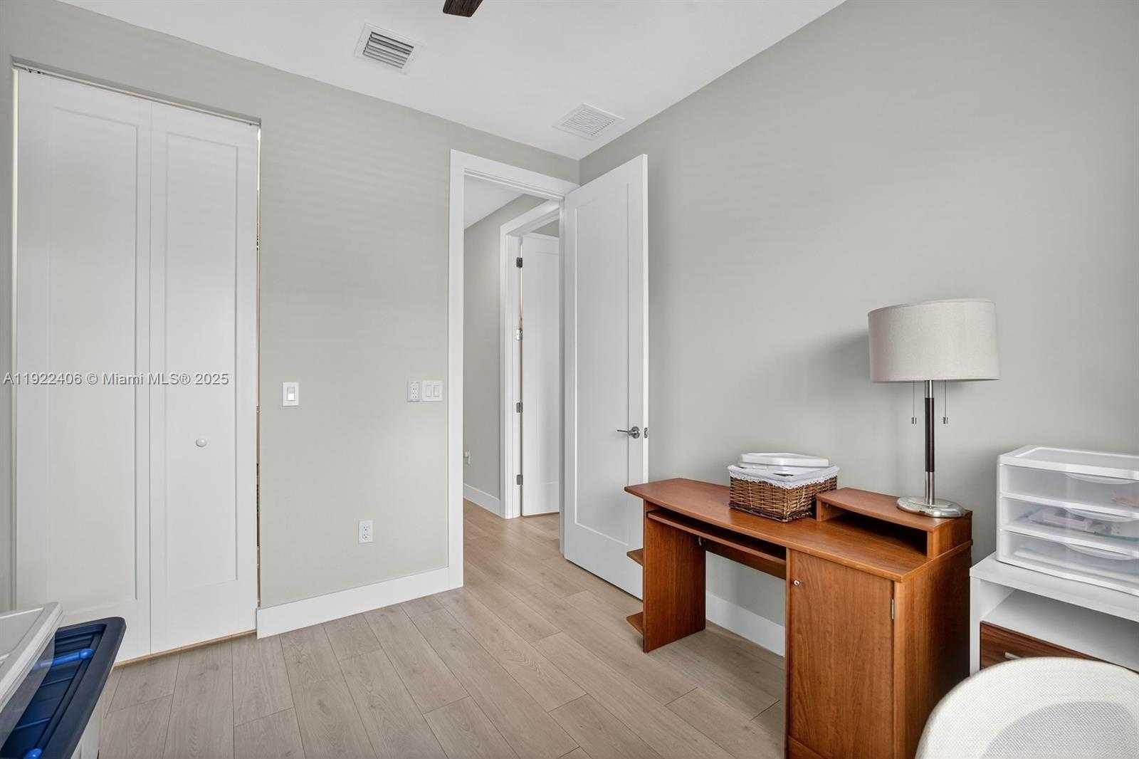 Small Image of 1402 SOUTH WEST 4TH AVE, Fort Lauderdale Number 28