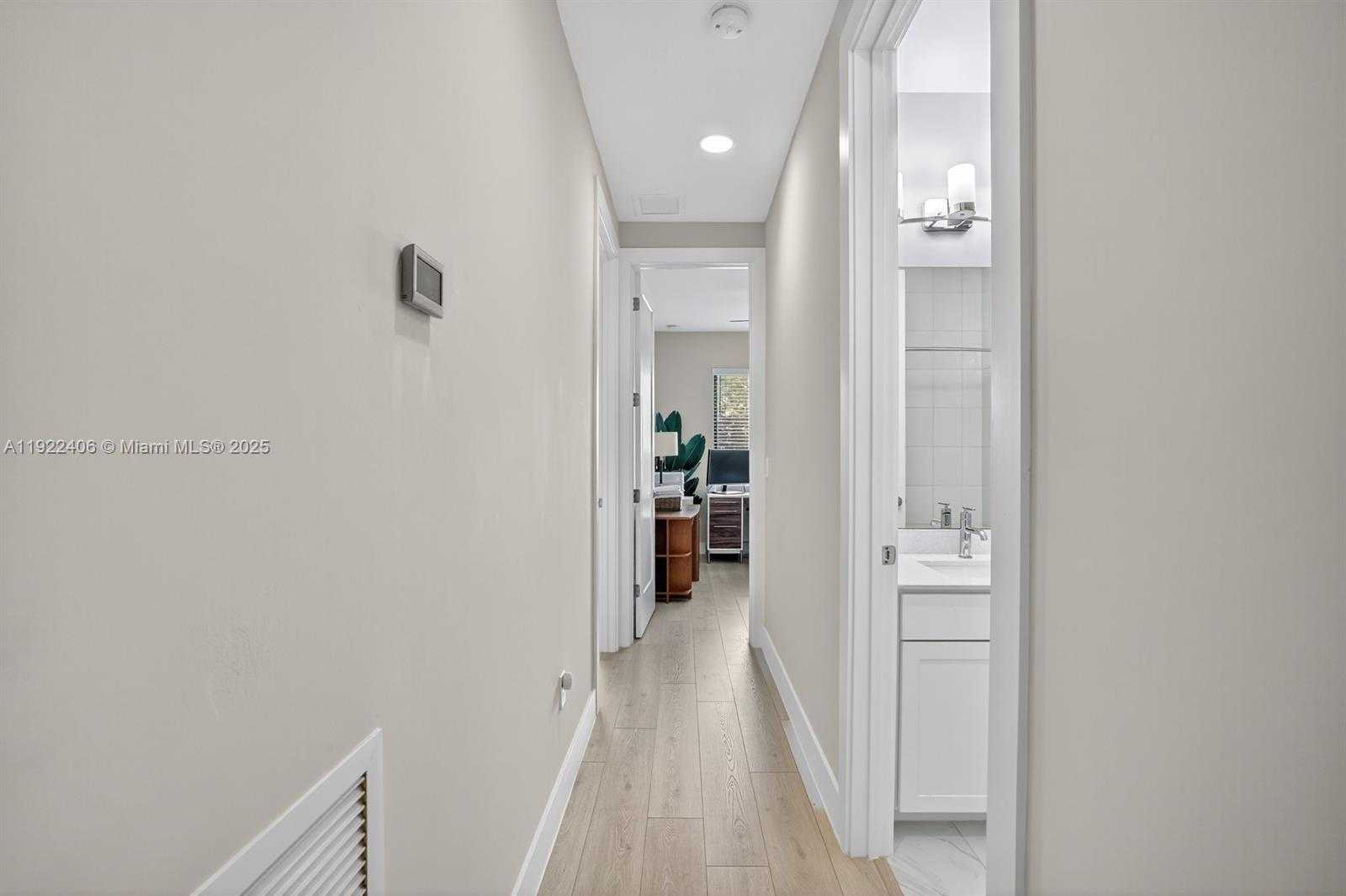 Small Image of 1402 SOUTH WEST 4TH AVE, Fort Lauderdale Number 30