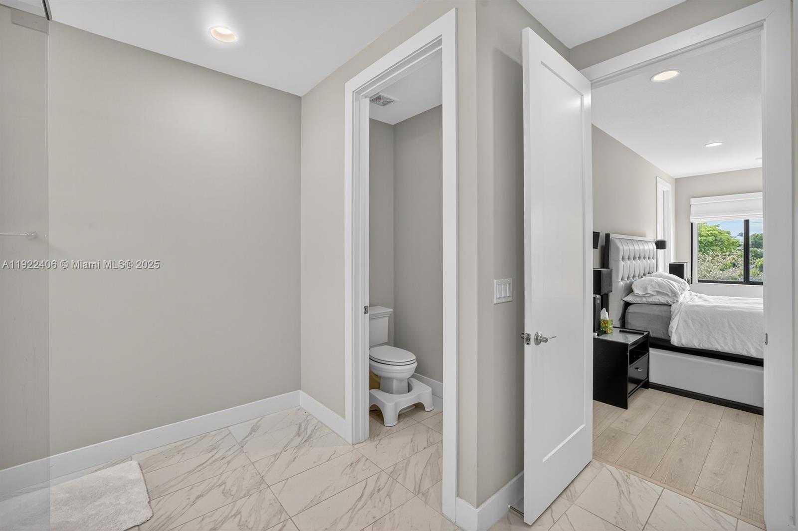 Small Image of 1402 SOUTH WEST 4TH AVE, Fort Lauderdale Number 35