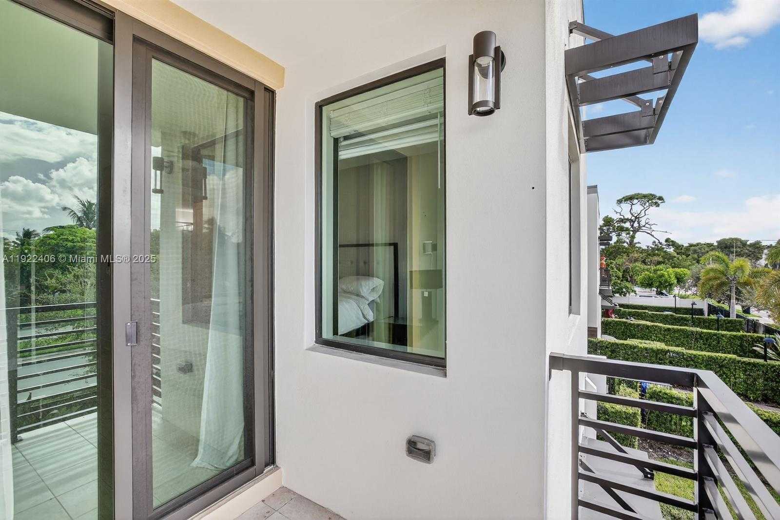 Small Image of 1402 SOUTH WEST 4TH AVE, Fort Lauderdale Number 37