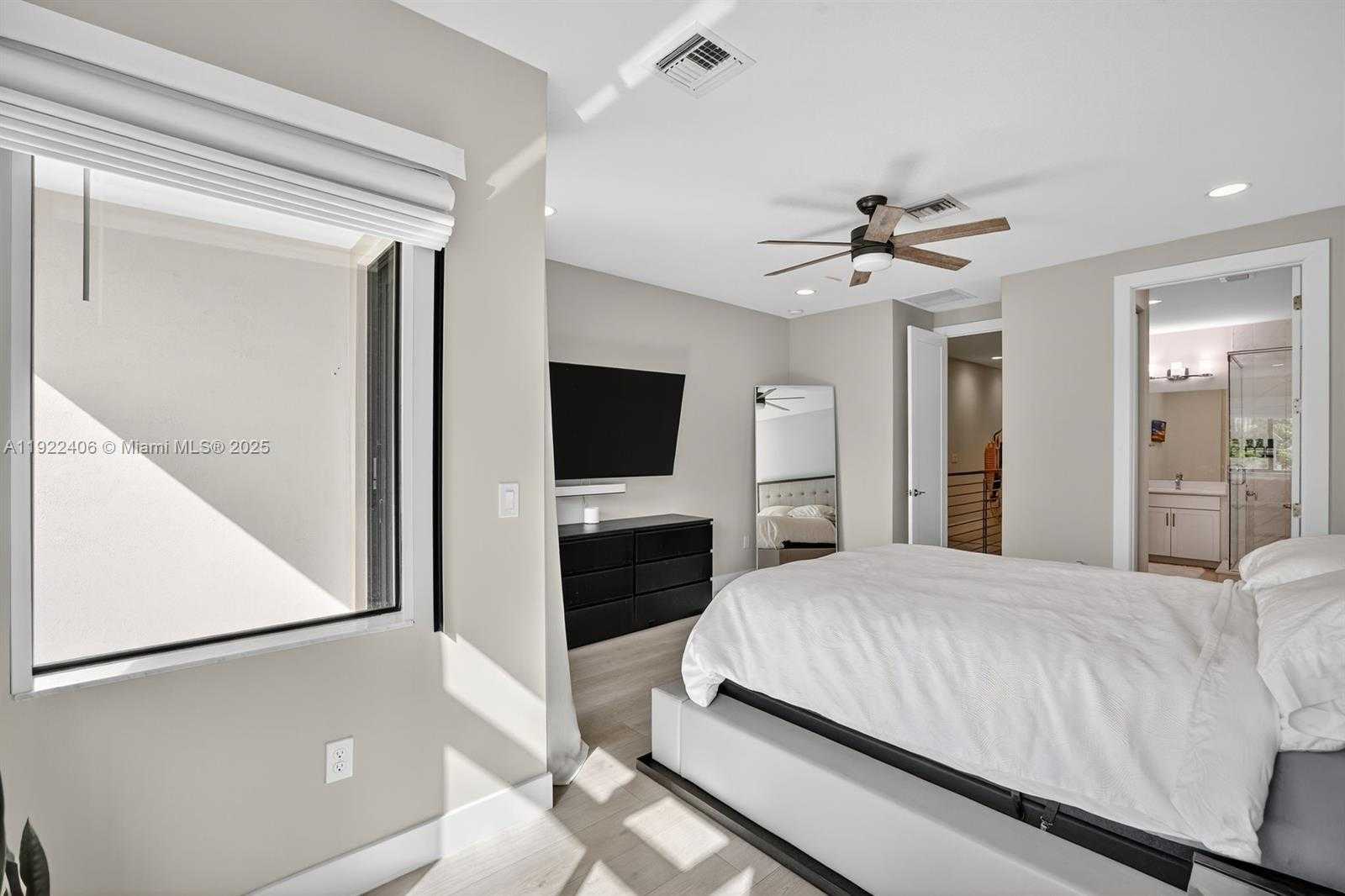 Small Image of 1402 SOUTH WEST 4TH AVE, Fort Lauderdale Number 39