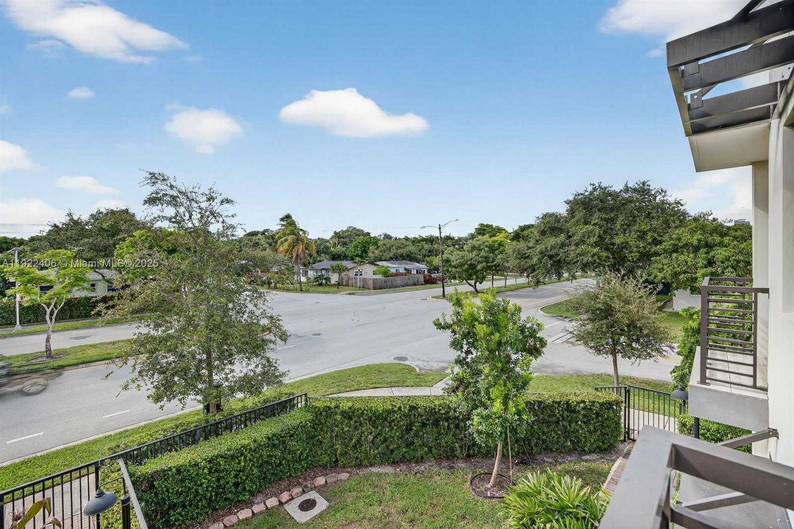 Small Image of 1402 SOUTH WEST 4TH AVE, Fort Lauderdale Number 40