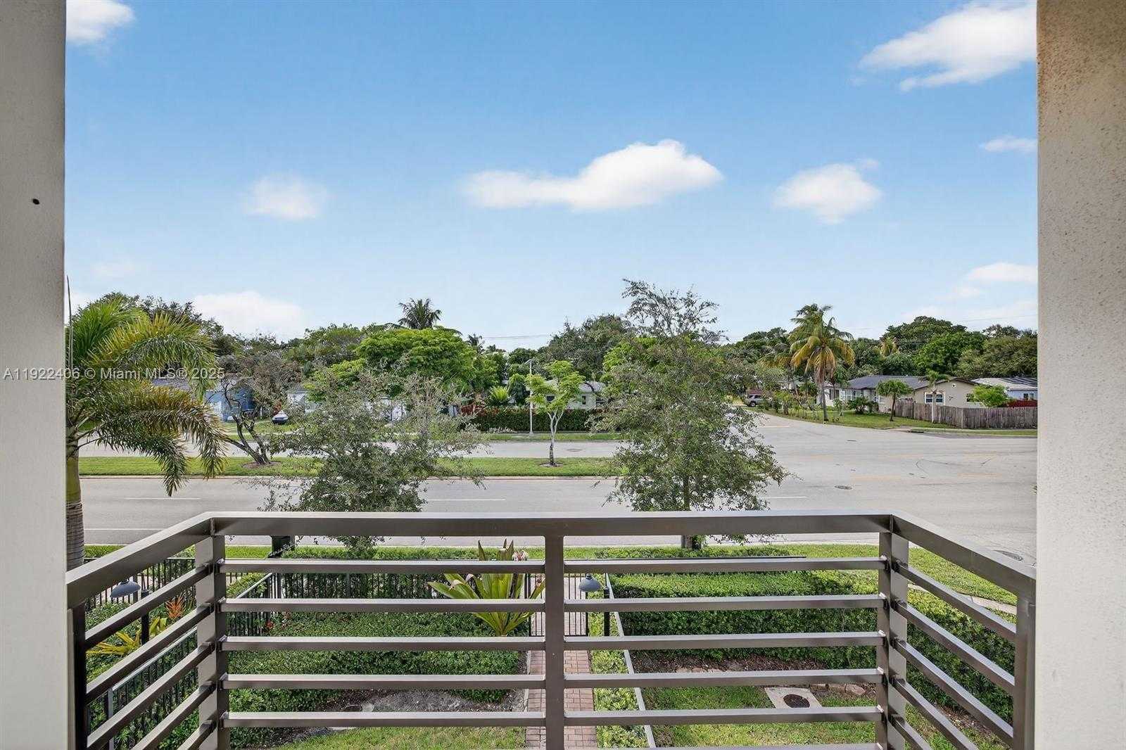 Small Image of 1402 SOUTH WEST 4TH AVE, Fort Lauderdale Number 41