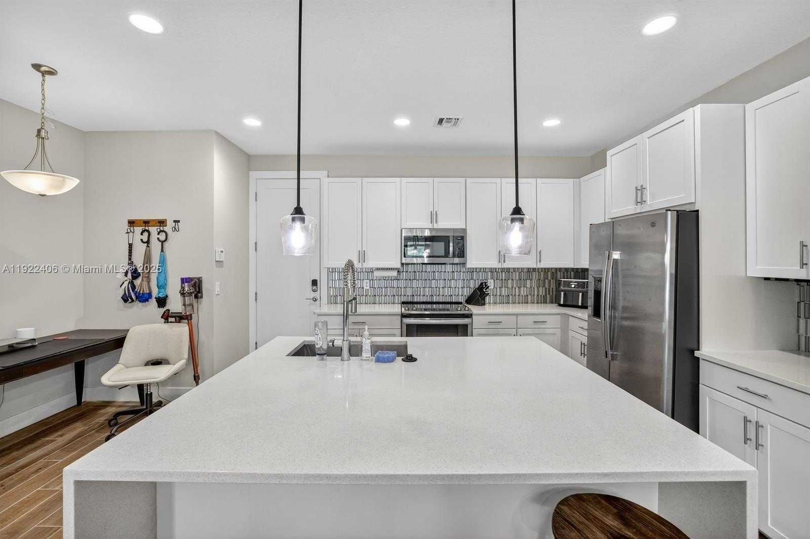 Small Image of 1402 SOUTH WEST 4TH AVE, Fort Lauderdale Number 54