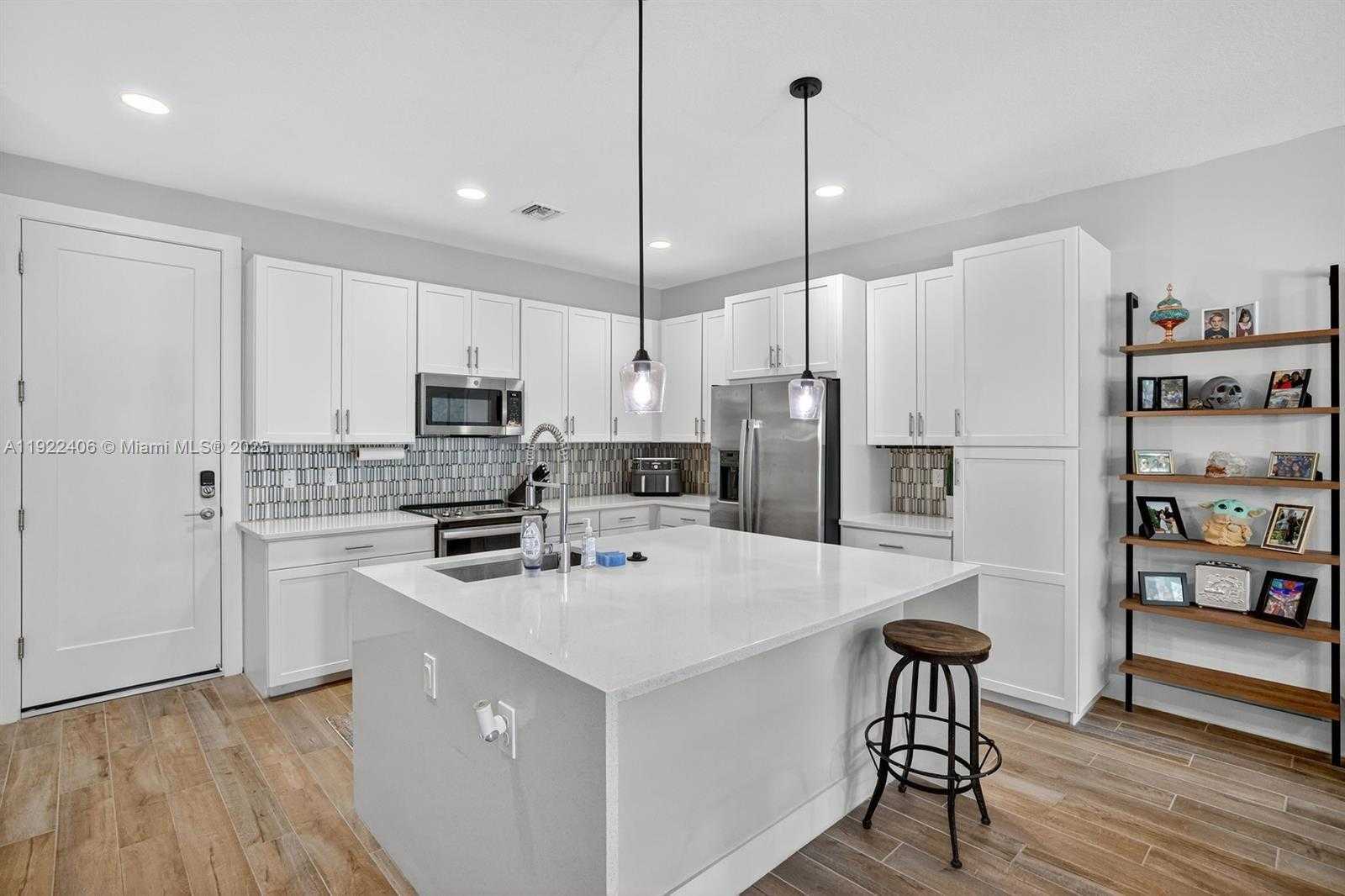 Small Image of 1402 SOUTH WEST 4TH AVE, Fort Lauderdale Number 57