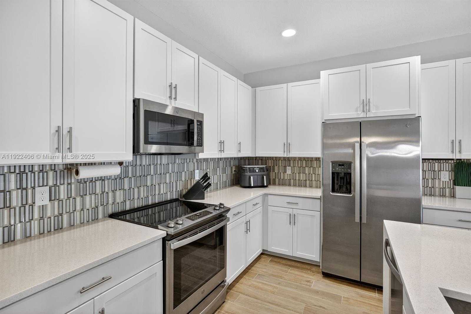 Small Image of 1402 SOUTH WEST 4TH AVE, Fort Lauderdale Number 58