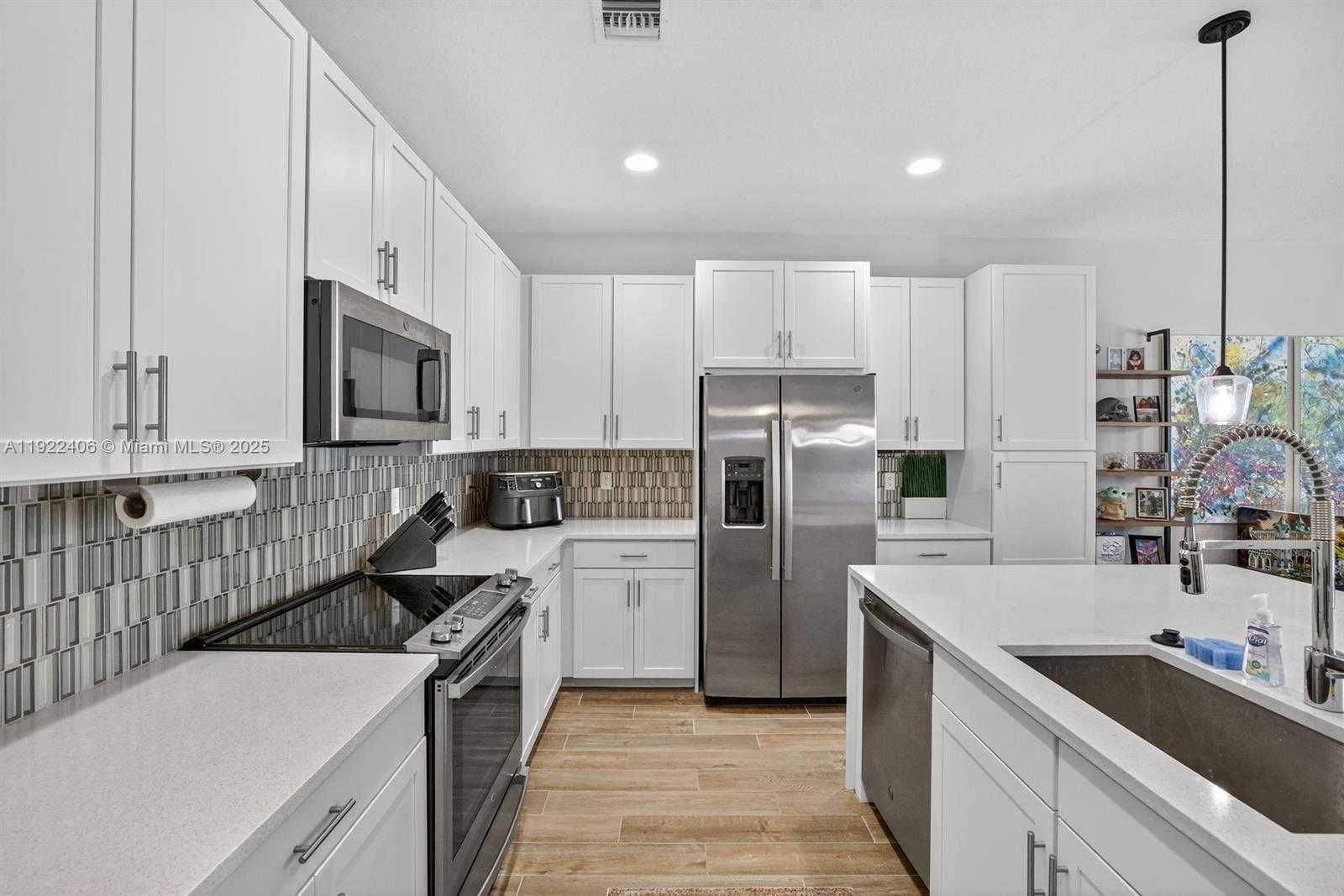 Small Image of 1402 SOUTH WEST 4TH AVE, Fort Lauderdale Number 61