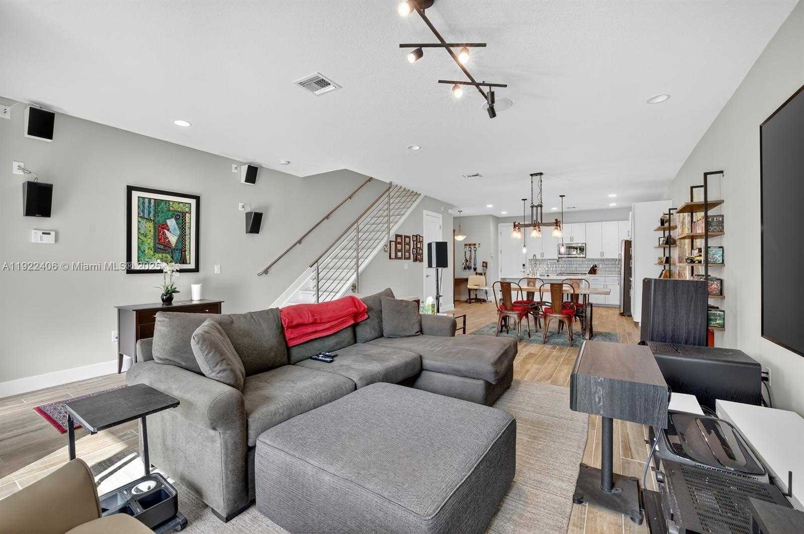 Small Image of 1402 SOUTH WEST 4TH AVE, Fort Lauderdale Number 68