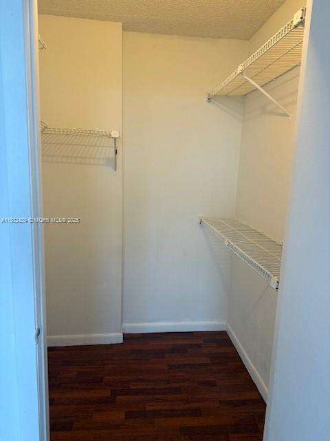 Small Image of 8333 LAKE DR #502, Doral Number 6