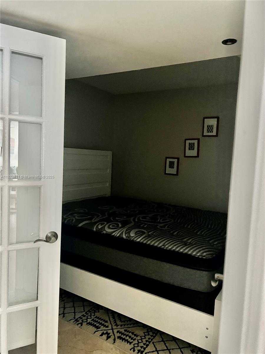 Small Image of 1717 NORTH BAYSHORE DR #A-1856, Miami Number 10