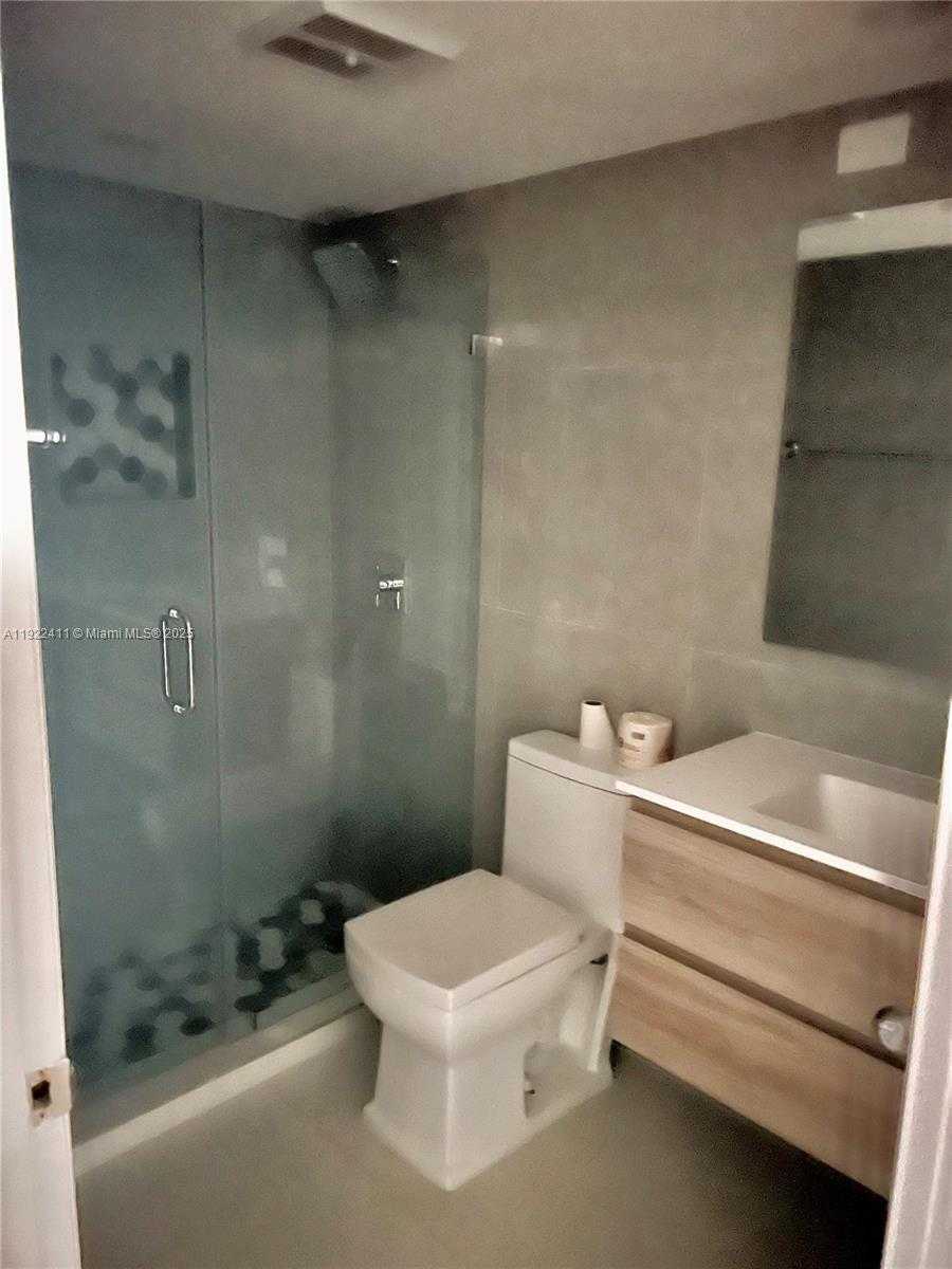 Small Image of 1717 NORTH BAYSHORE DR #A-1856, Miami Number 13