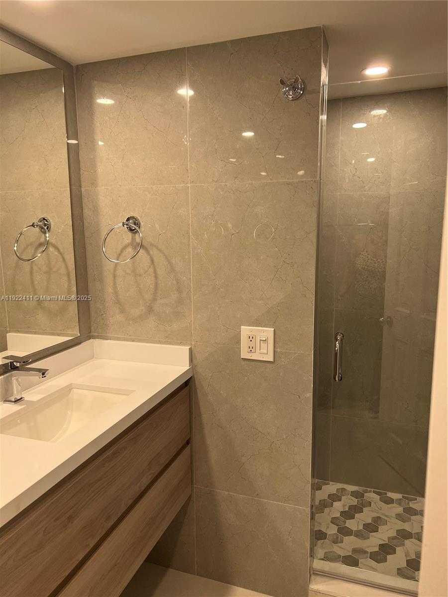 Small Image of 1717 NORTH BAYSHORE DR #A-1856, Miami Number 14