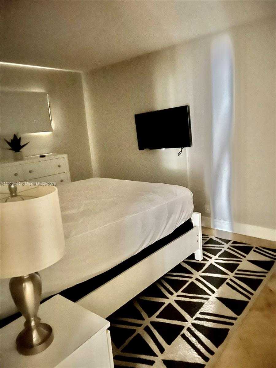 Small Image of 1717 NORTH BAYSHORE DR #A-1856, Miami Number 8