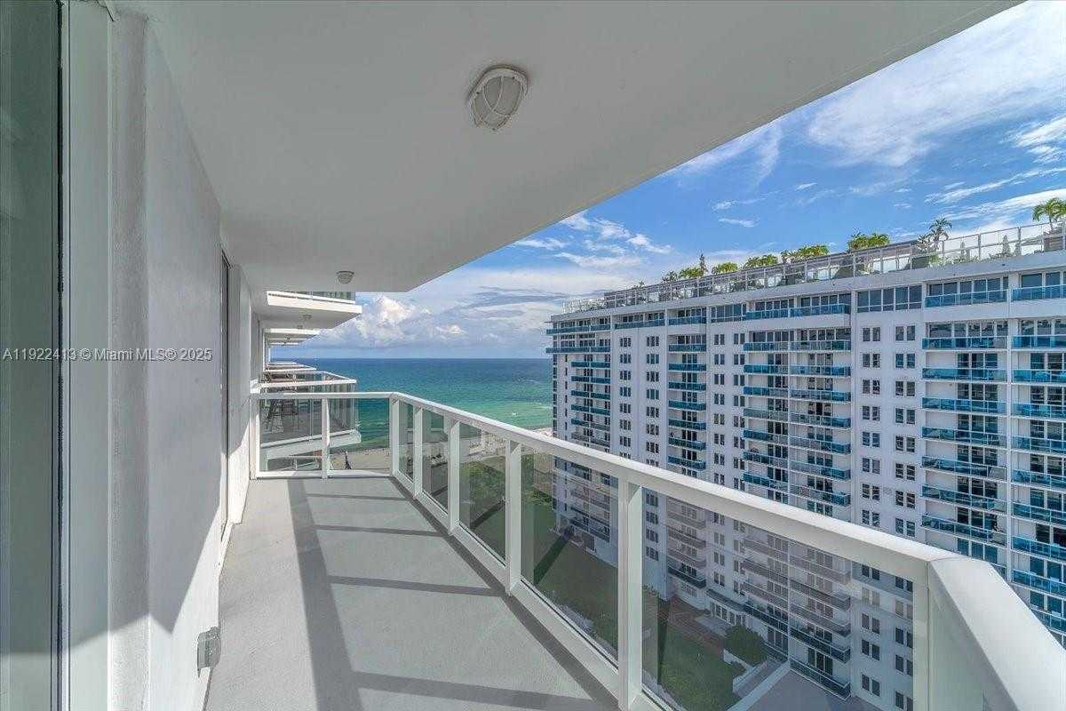 Small Image of 2401 COLLINS AVE #1807, Miami Beach Number 5