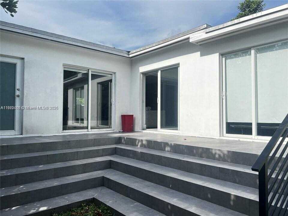 Small Image of 15 NORTH WEST 52ND ST, Miami Number 27