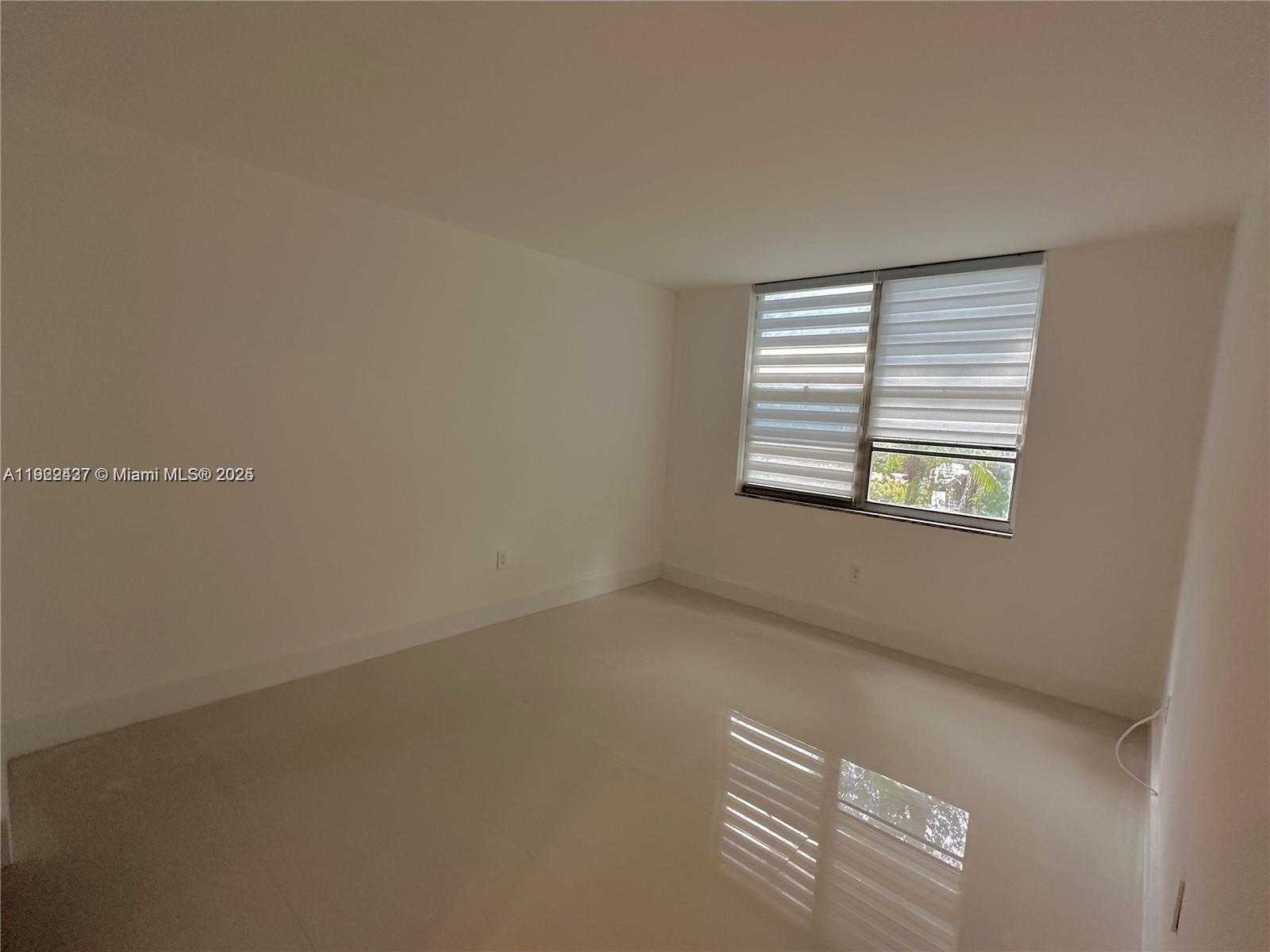 Small Image of 2851 NORTH EAST 183RD ST #109E, Aventura Number 4