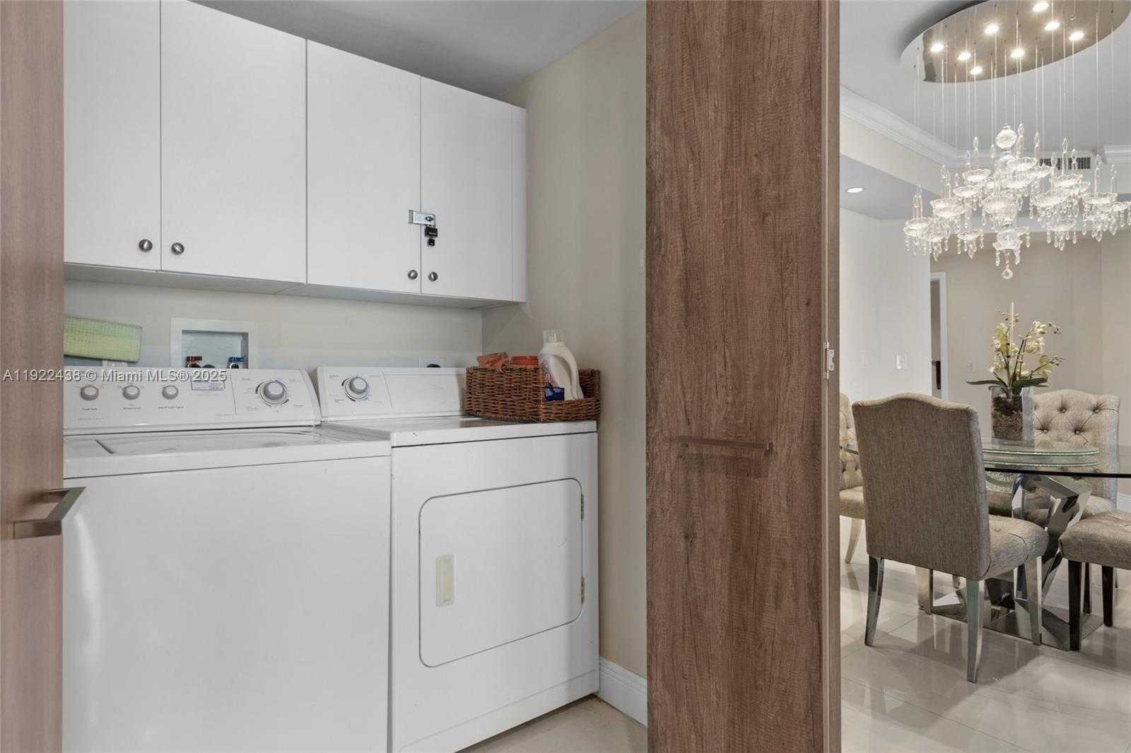 Small Image of 848 BRICKELL KEY DR #3905, Miami Number 14