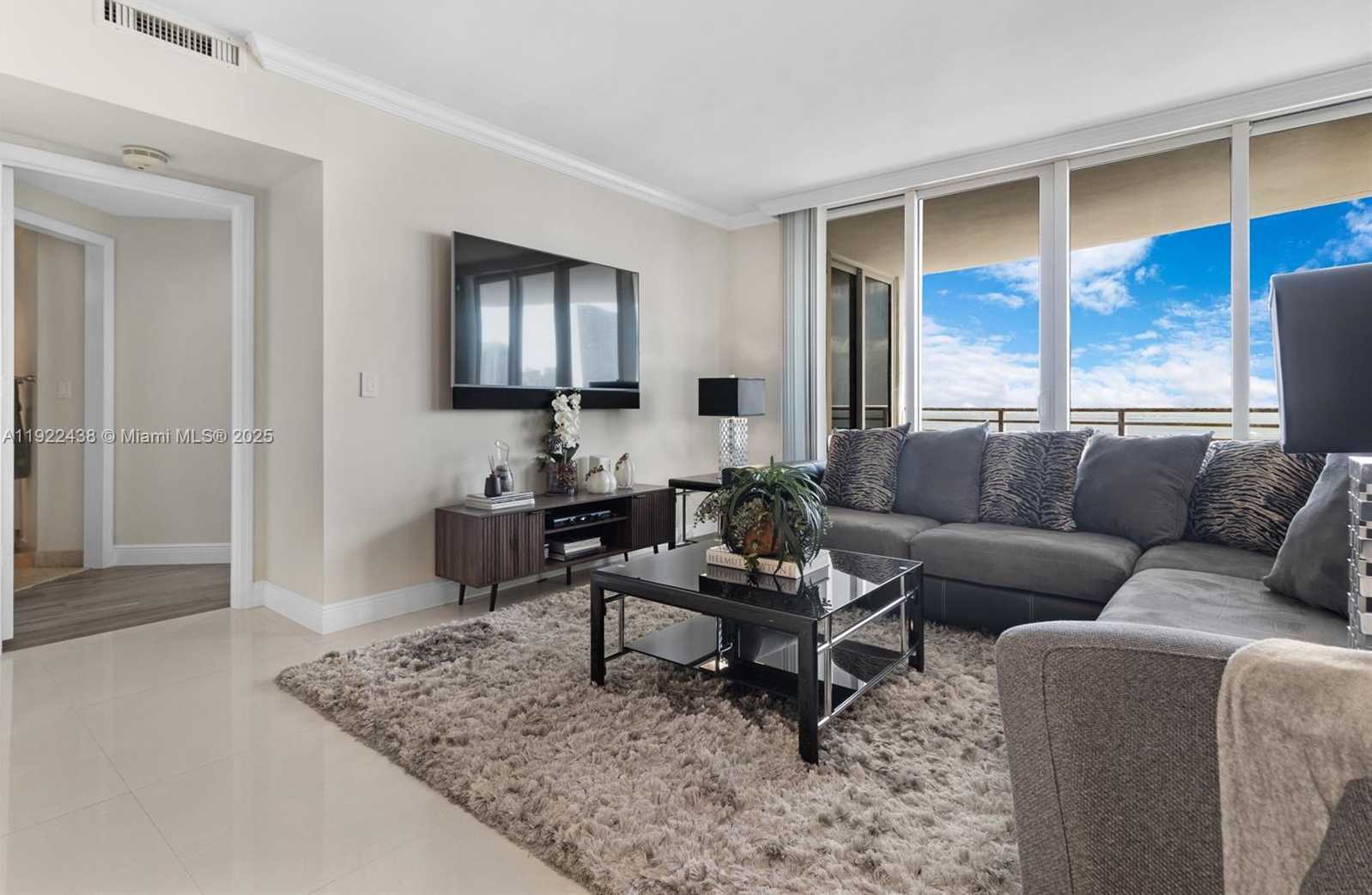 Small Image of 848 BRICKELL KEY DR #3905, Miami Number 16