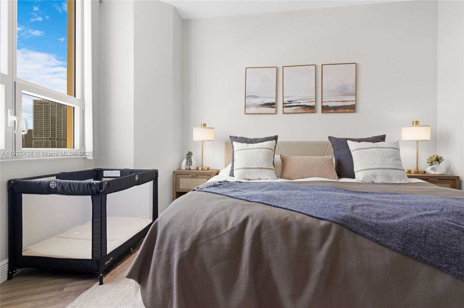 Small Image of 848 BRICKELL KEY DR #3905, Miami Number 18