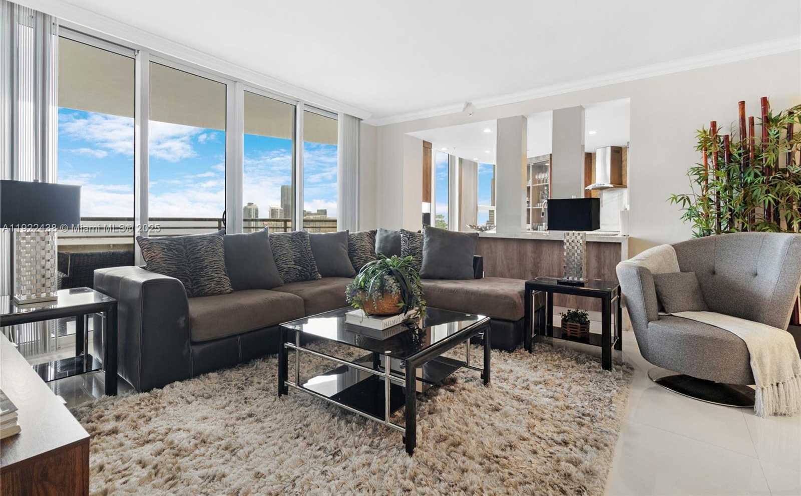 Small Image of 848 BRICKELL KEY DR #3905, Miami Number 2