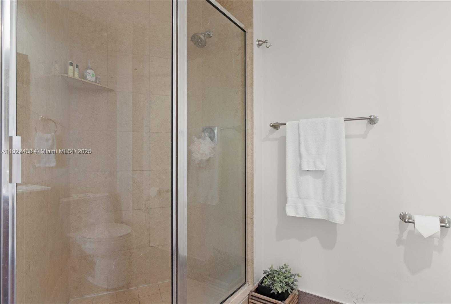 Small Image of 848 BRICKELL KEY DR #3905, Miami Number 22