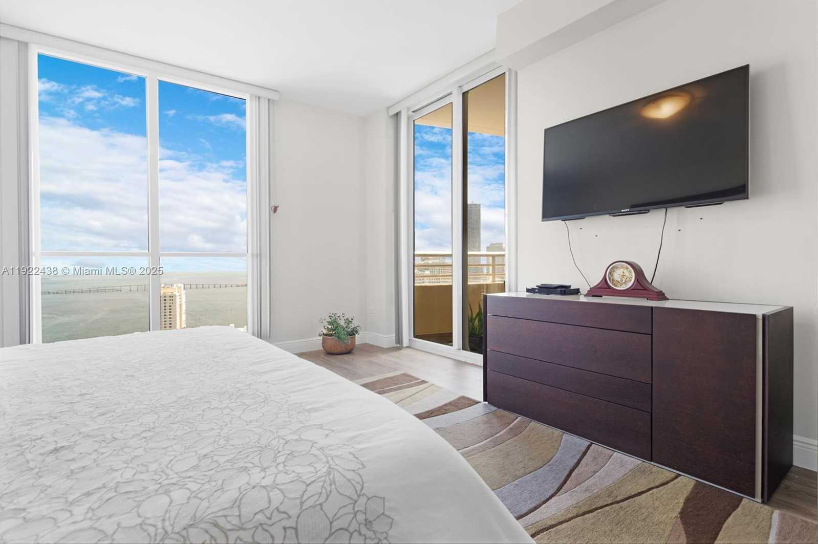 Small Image of 848 BRICKELL KEY DR #3905, Miami Number 26