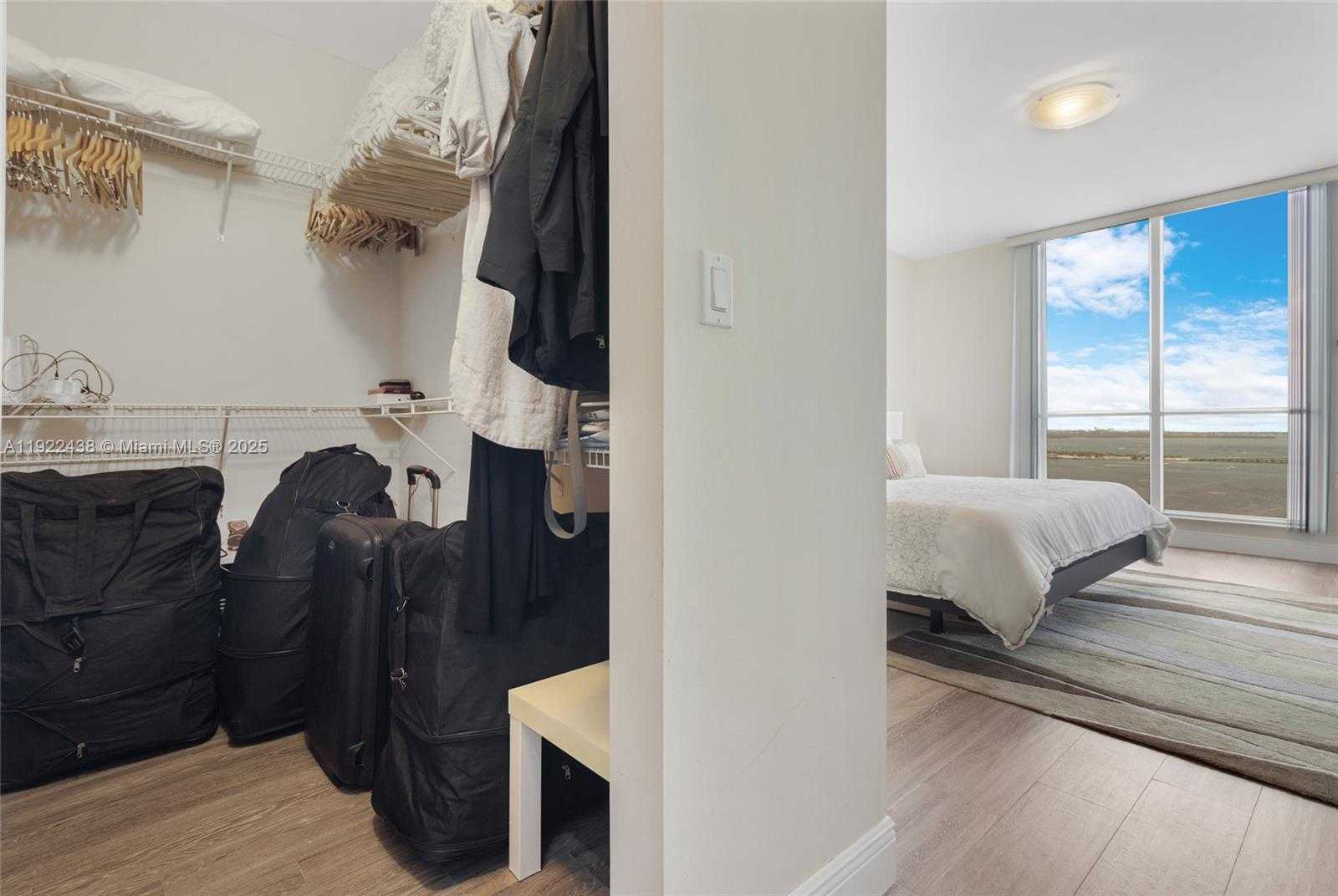 Small Image of 848 BRICKELL KEY DR #3905, Miami Number 28