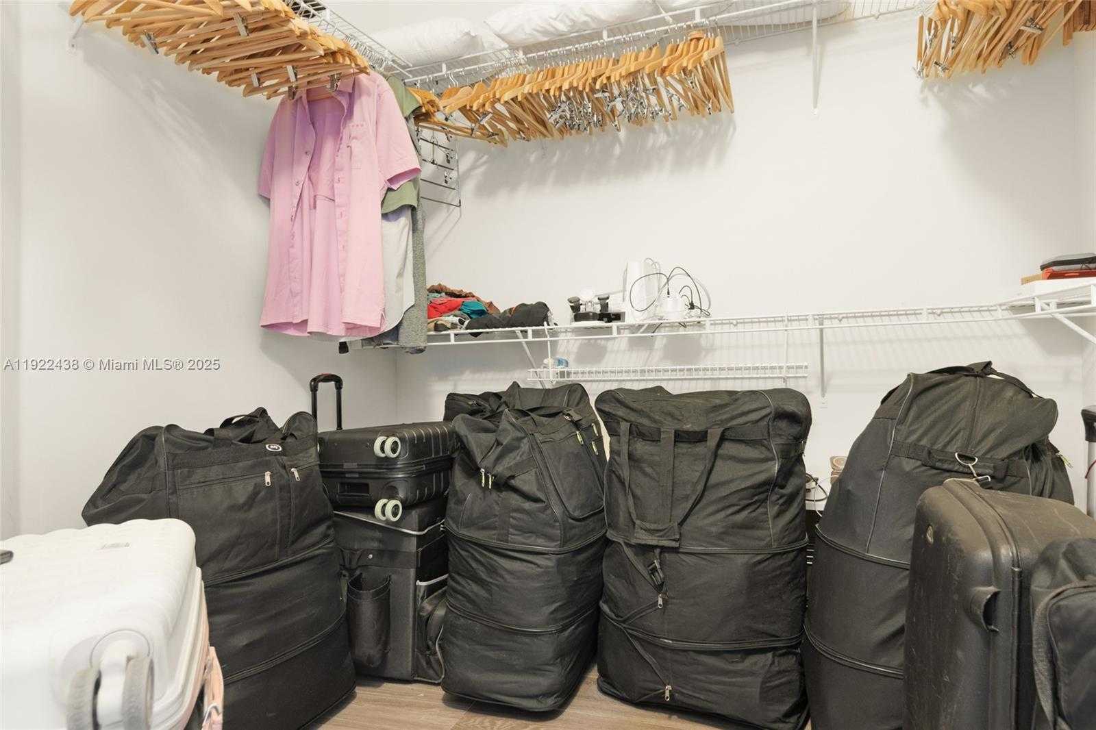 Small Image of 848 BRICKELL KEY DR #3905, Miami Number 34