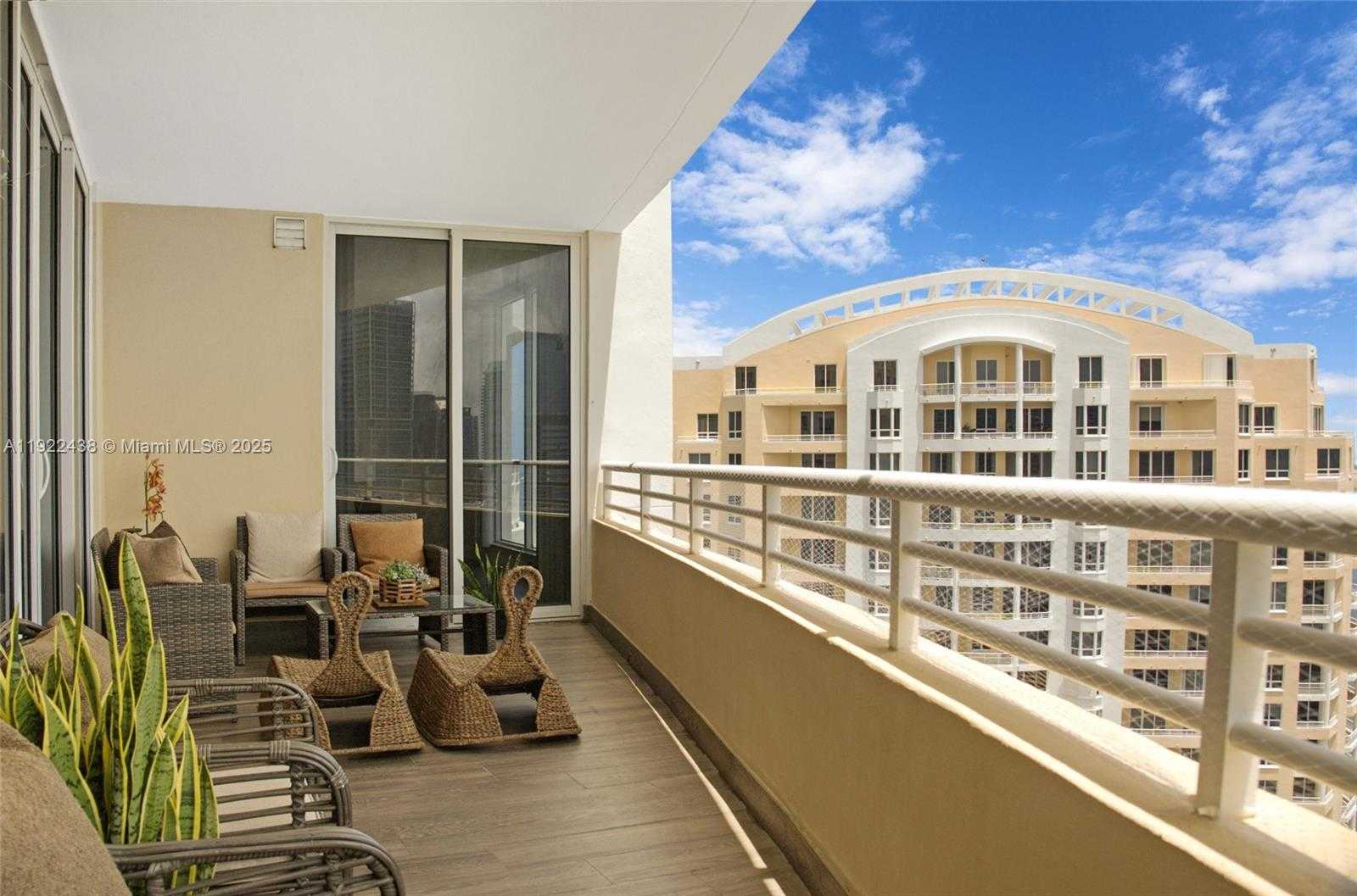 Small Image of 848 BRICKELL KEY DR #3905, Miami Number 35