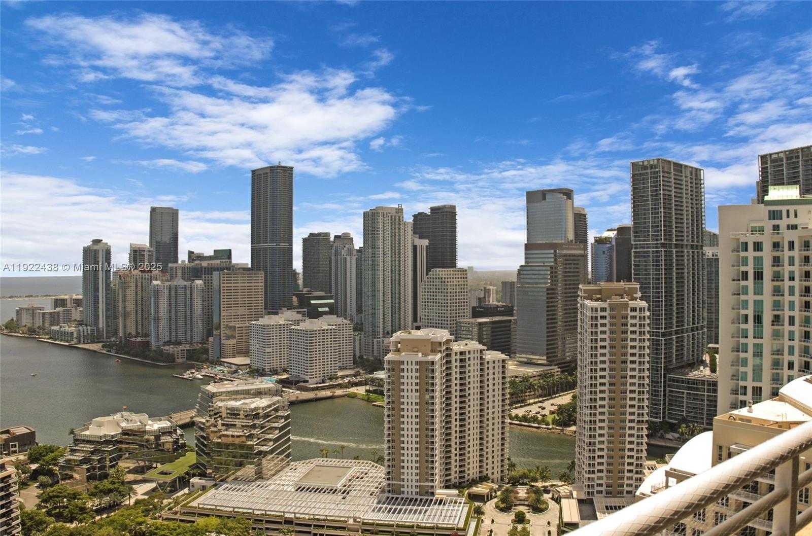 Small Image of 848 BRICKELL KEY DR #3905, Miami Number 44