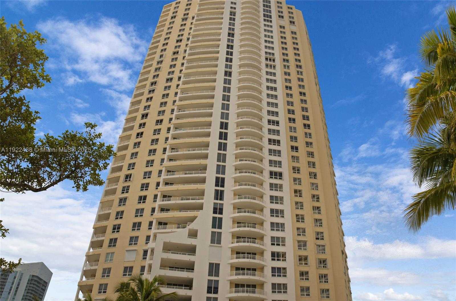Small Image of 848 BRICKELL KEY DR #3905, Miami Number 47