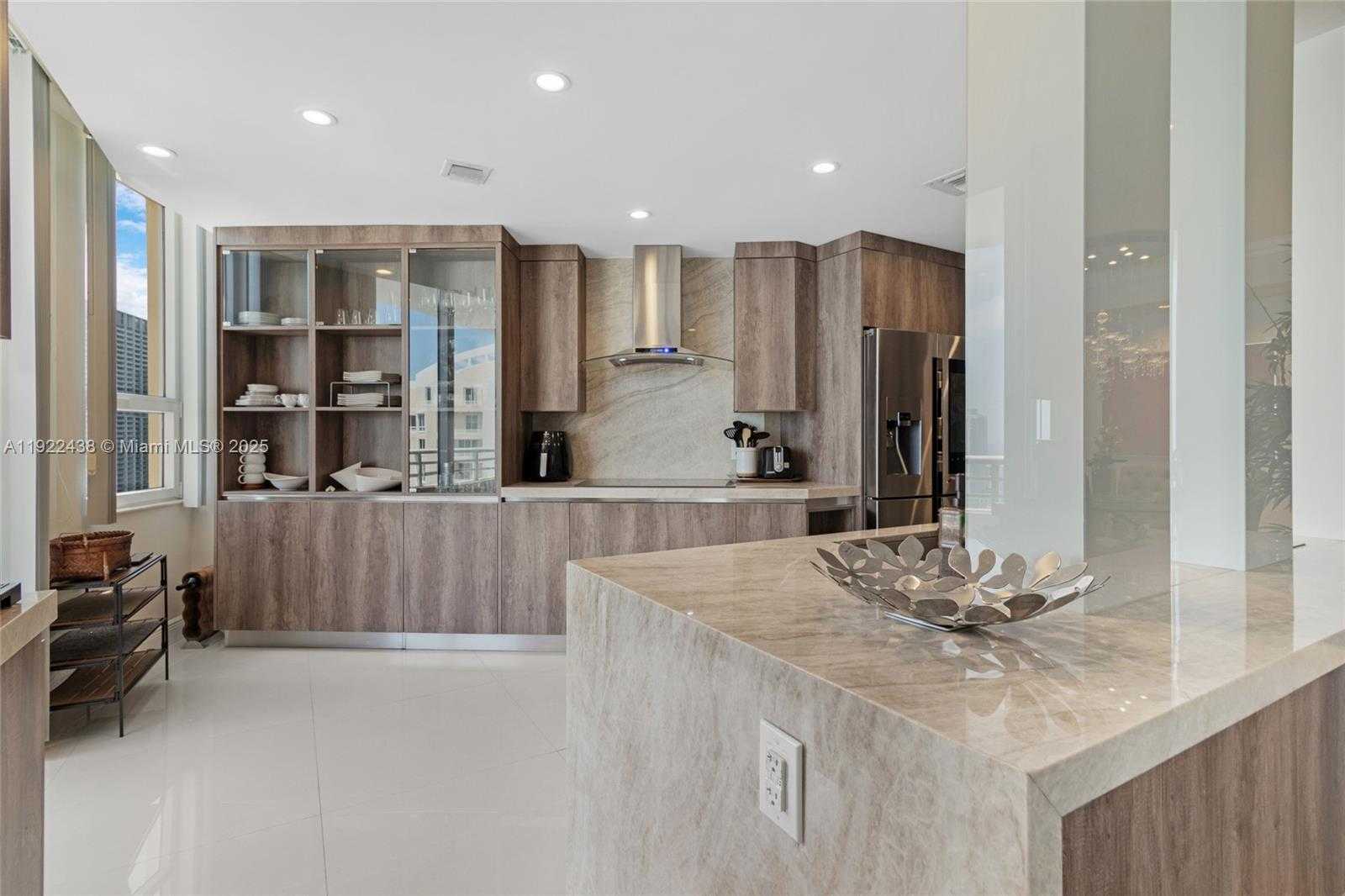 Small Image of 848 BRICKELL KEY DR #3905, Miami Number 7