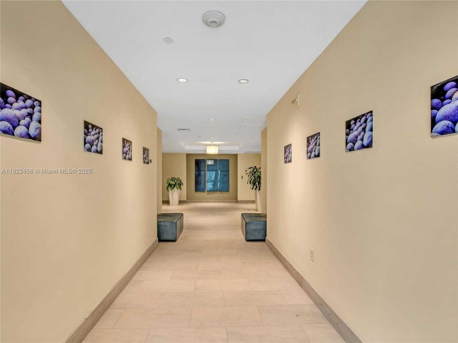 Small Image of 950 BRICKELL BAY DR #3403, Miami Number 13