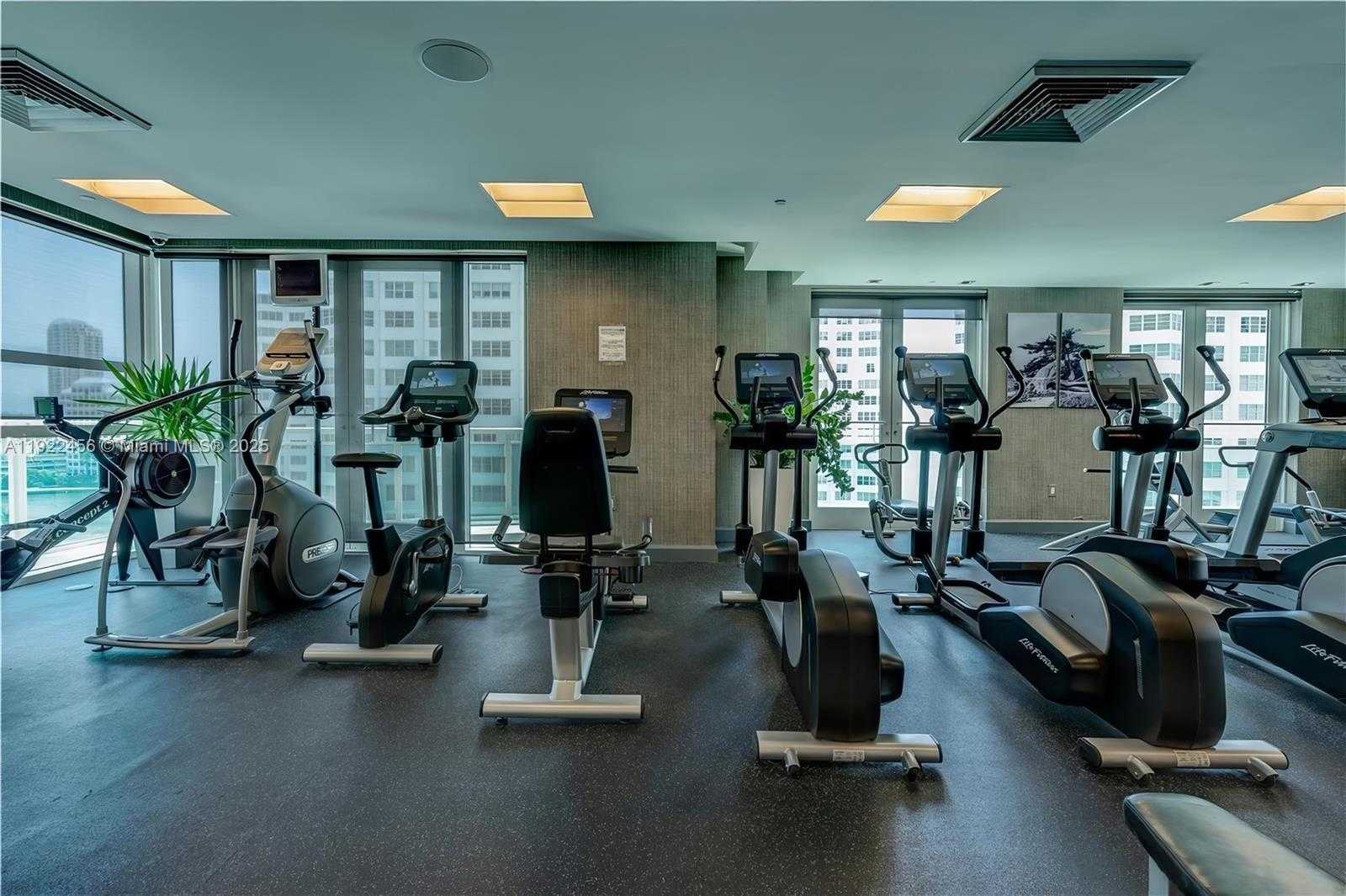 Small Image of 950 BRICKELL BAY DR #3403, Miami Number 17