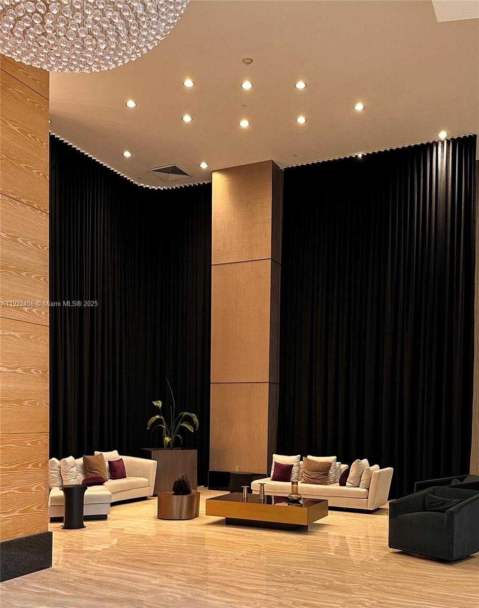 Small Image of 950 BRICKELL BAY DR #3403, Miami Number 23