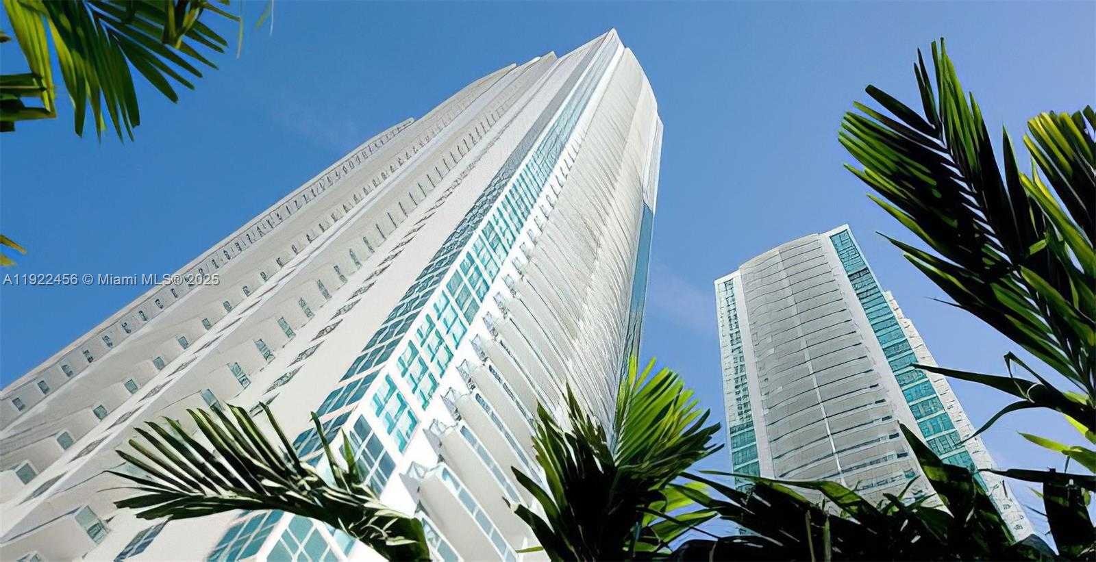 Small Image of 950 BRICKELL BAY DR #3403, Miami Number 25