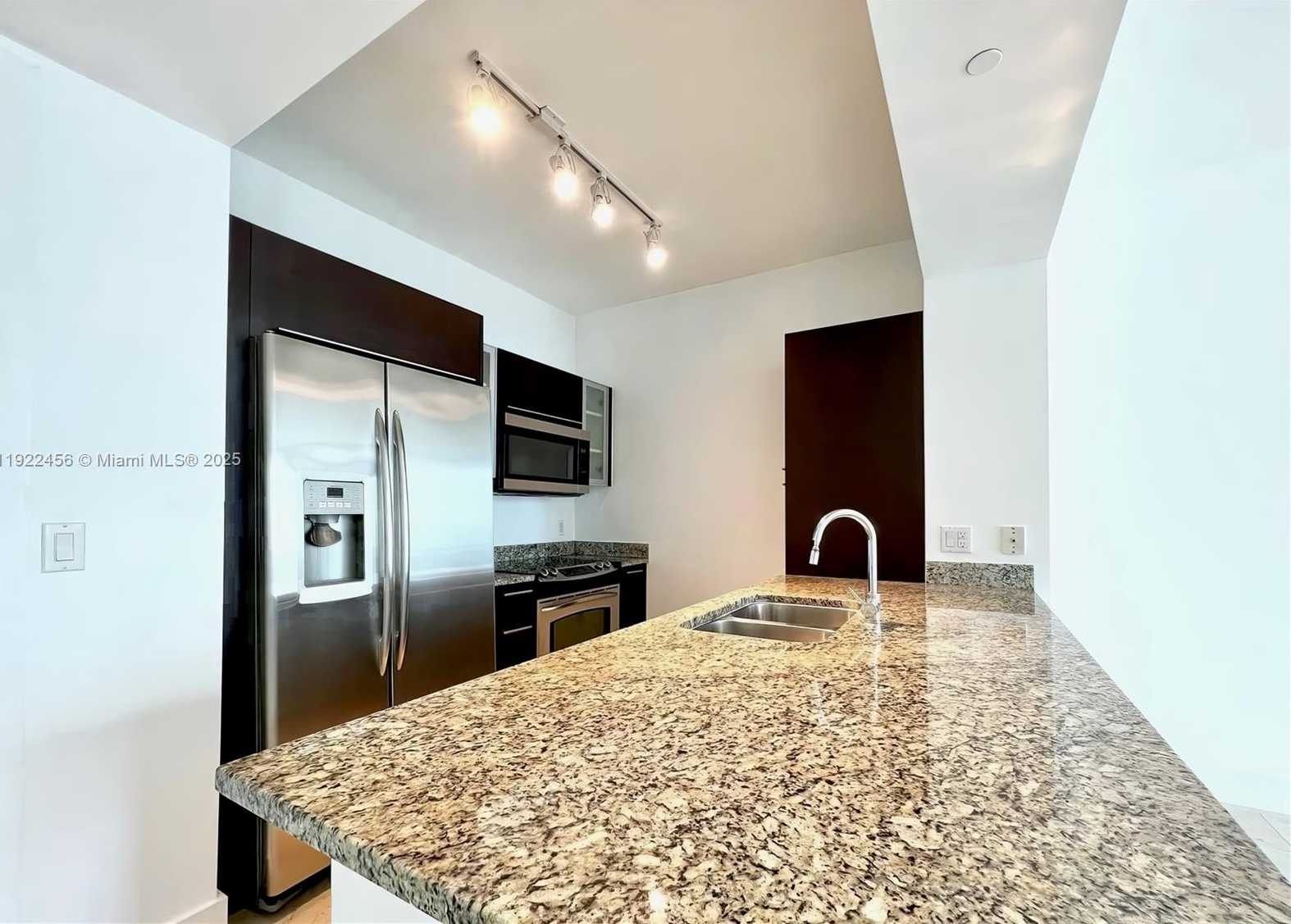 Small Image of 950 BRICKELL BAY DR #3403, Miami Number 3