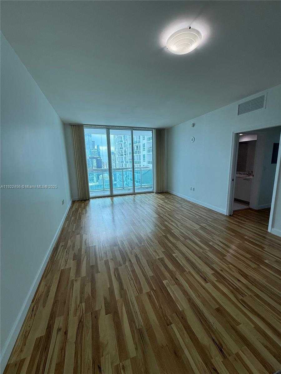 Small Image of 950 BRICKELL BAY DR #3403, Miami Number 5